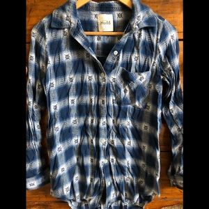 Long sleeve women’s button down.